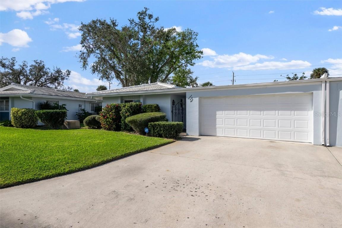 1348 Westport Ln. #1405, Sarasota, FL 34232