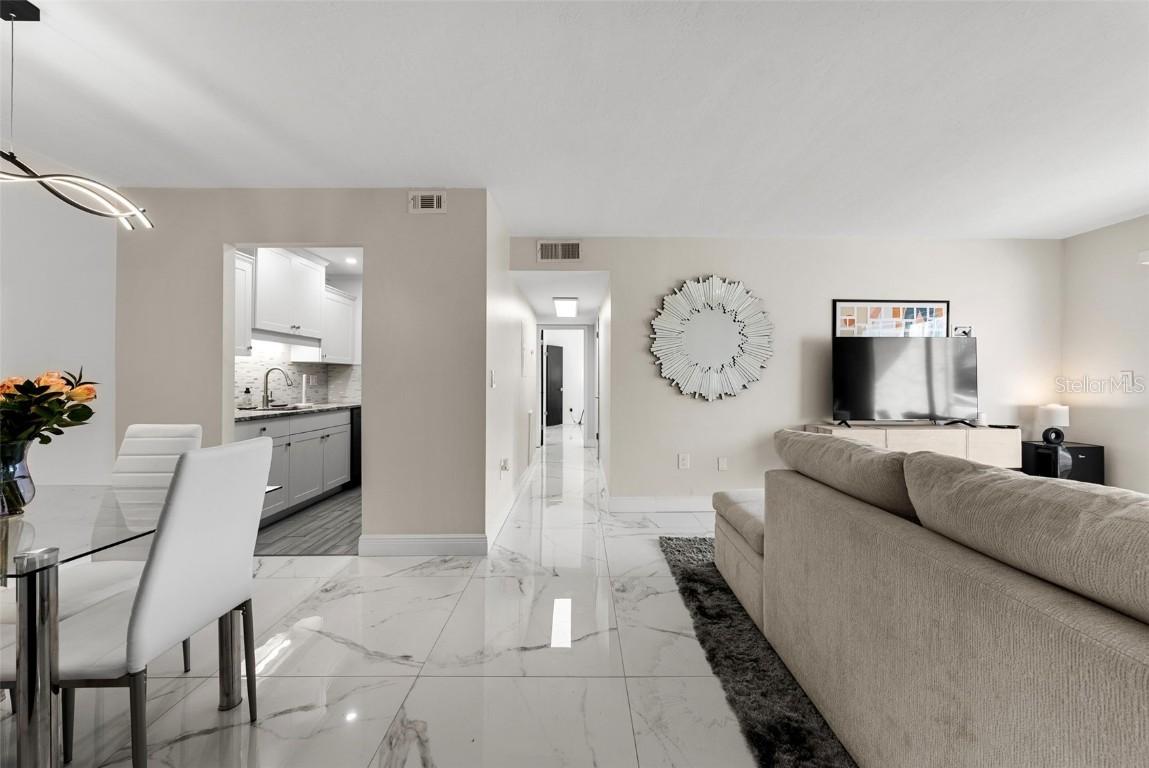3207 Beneva Rd. #102, Sarasota, FL 34232