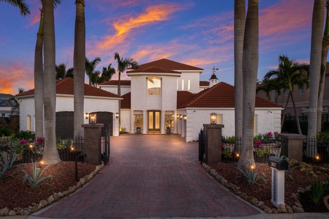 367 W Royal Flamingo Dr., Sarasota, FL 34236
