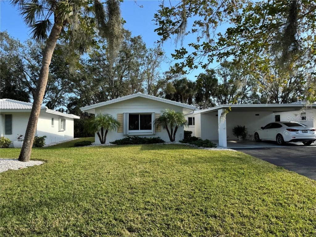 4221 Schwalbe Dr. #110, Sarasota, FL 34235