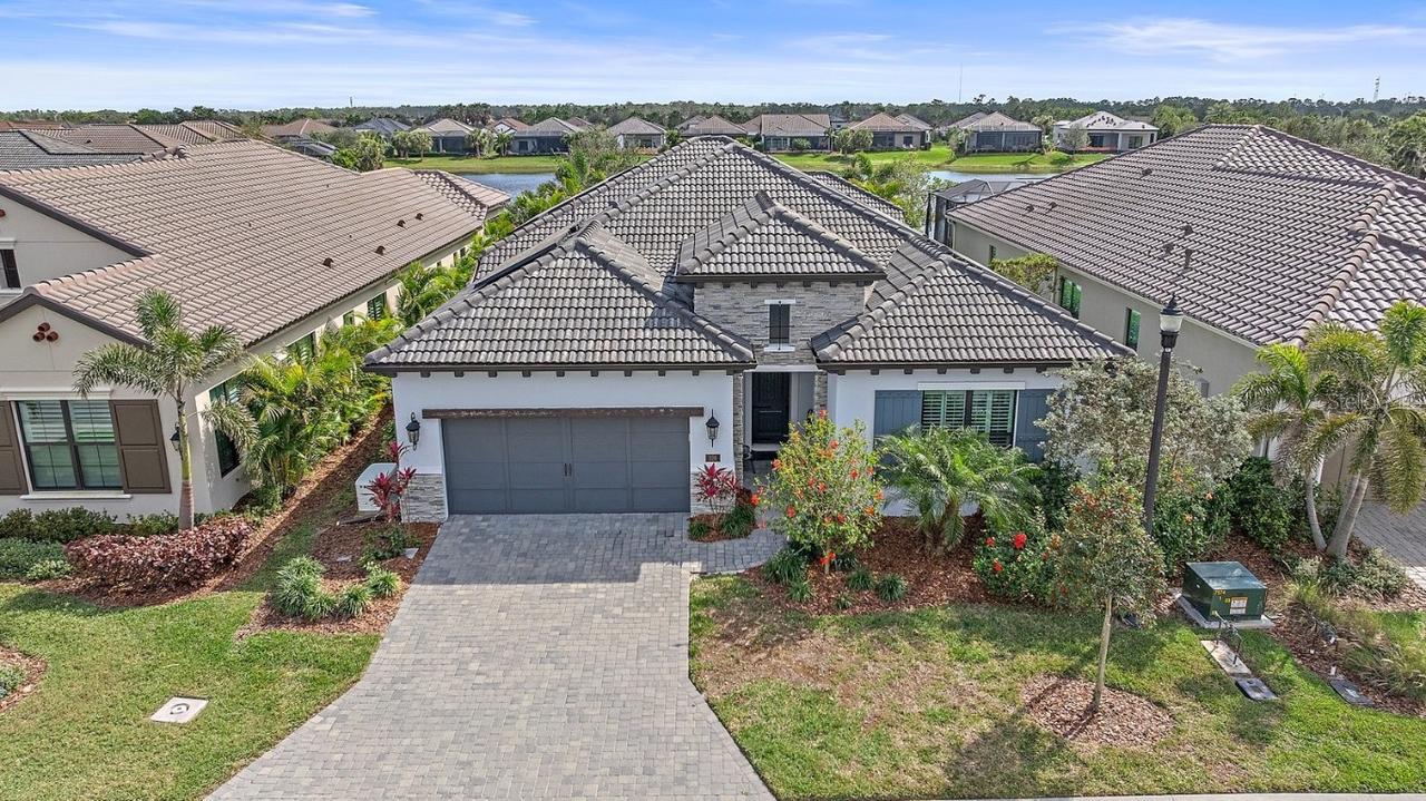 328 Aria Dr., Nokomis, FL 34275