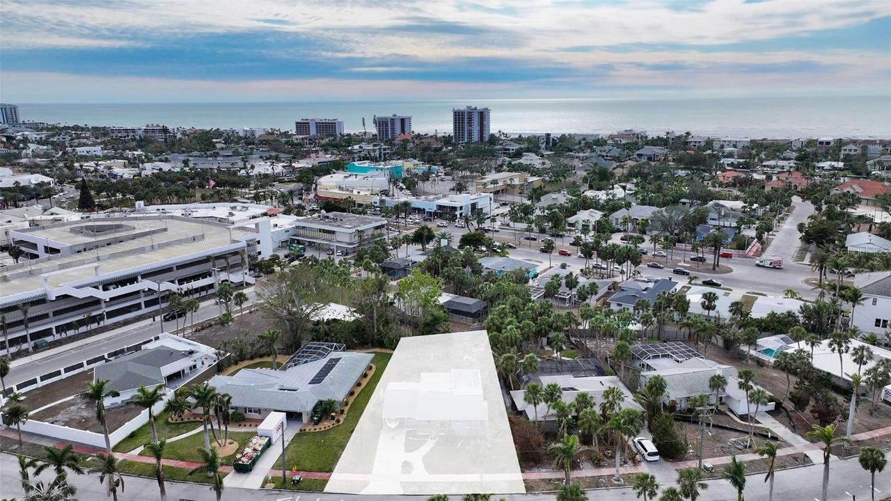 141 N Adams Dr., Sarasota, FL 34236