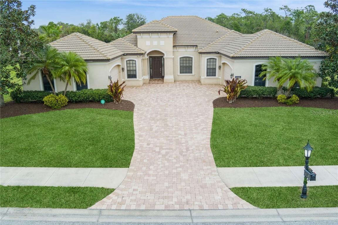 17109 1st Dr., Bradenton, FL 34212