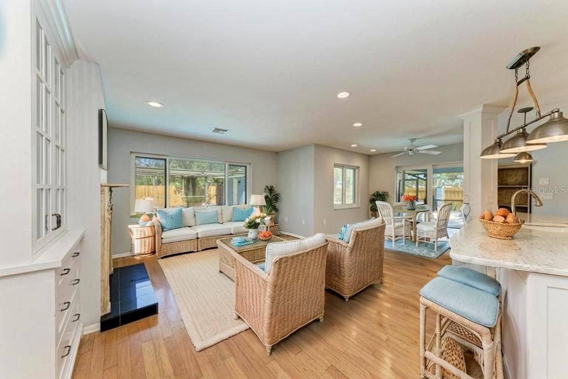 2299 Riverwood Ct., Sarasota, FL 34231