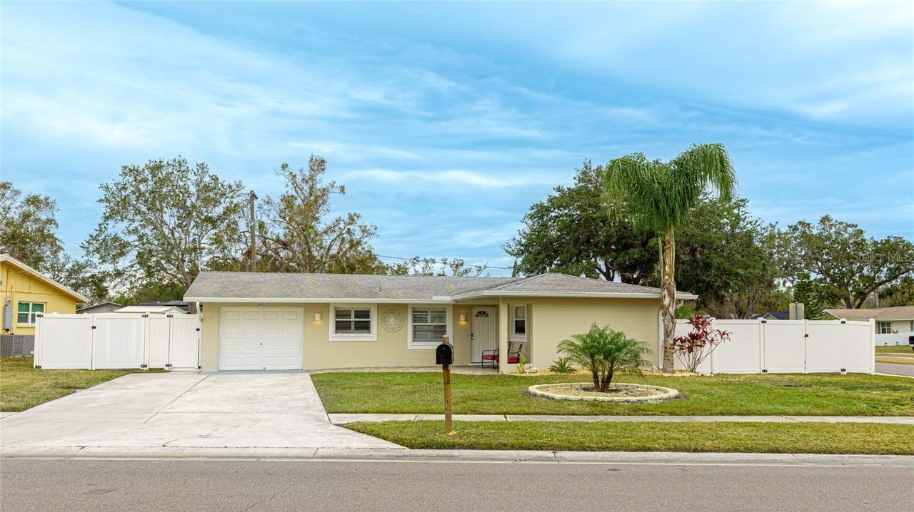 5425 Skyline Pl., Sarasota, FL 34232