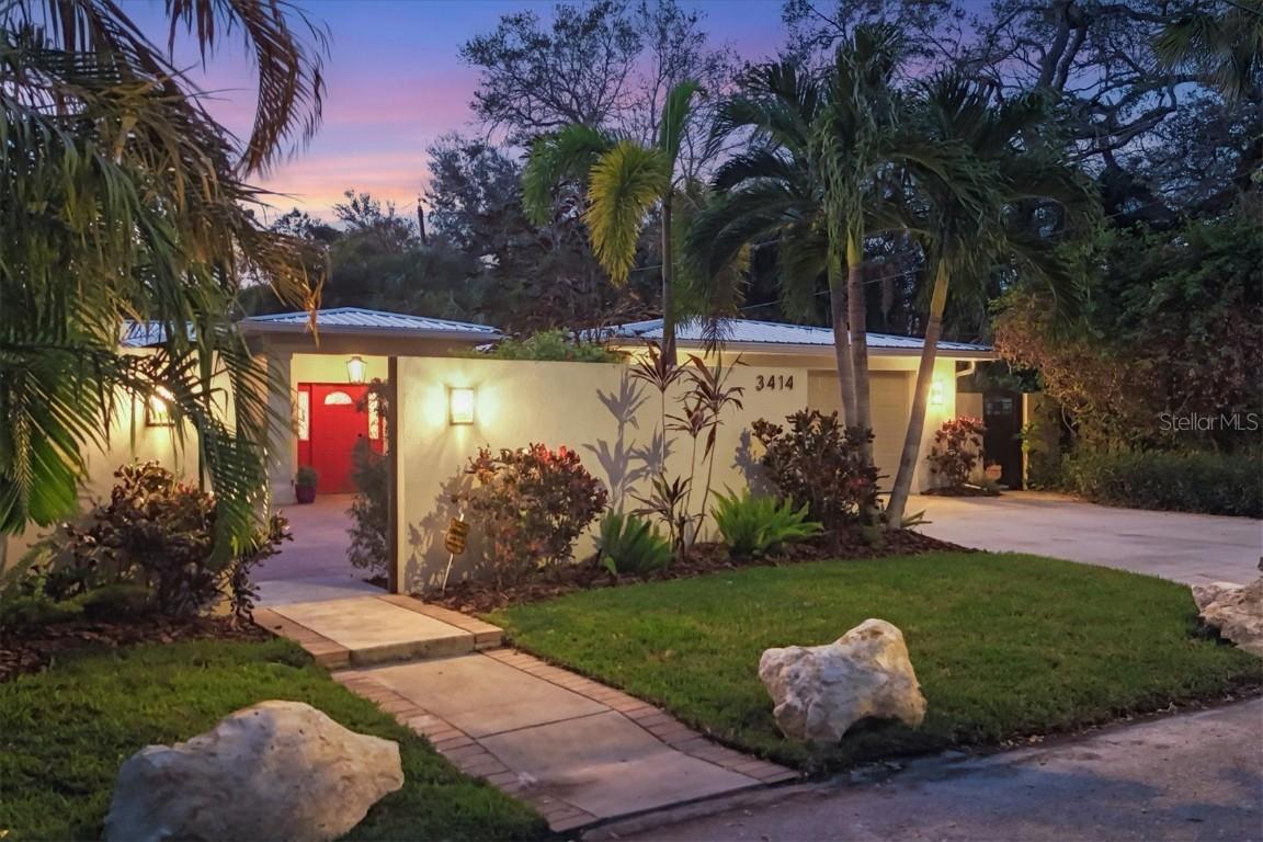 3414 Old Oak Dr., Sarasota, FL 34239