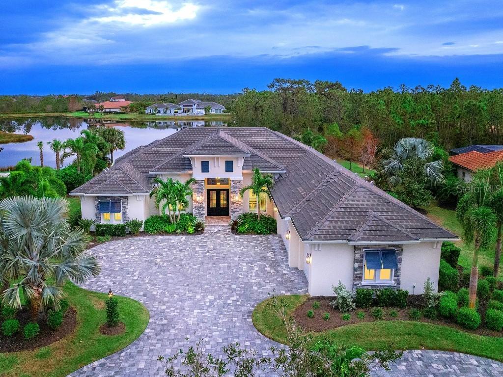 19458 Beacon Park Pl., Lakewood Ranch, FL 34202