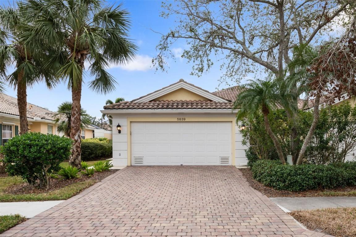 5839 Helicon Pl., Sarasota, FL 34238