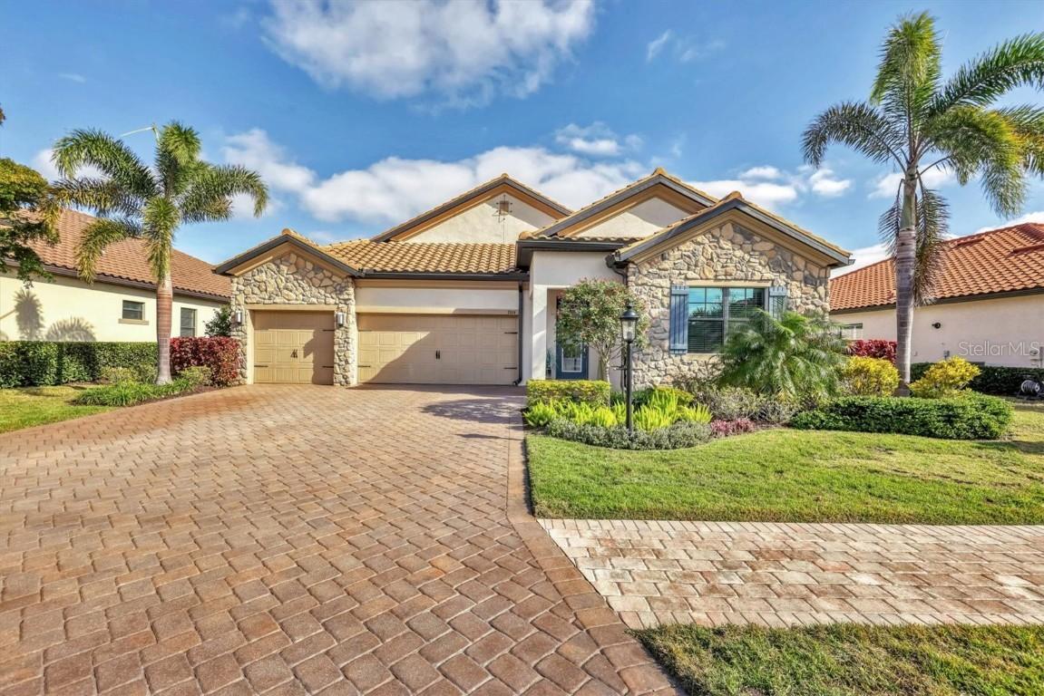 7014 Whittlebury Tr., Lakewood Ranch, FL 34202