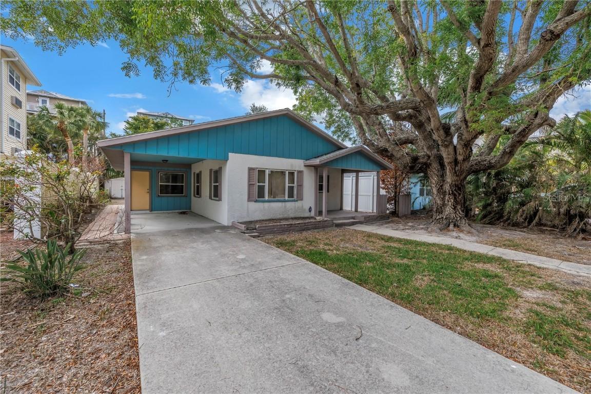 554 Canal Rd., Sarasota, FL 34242