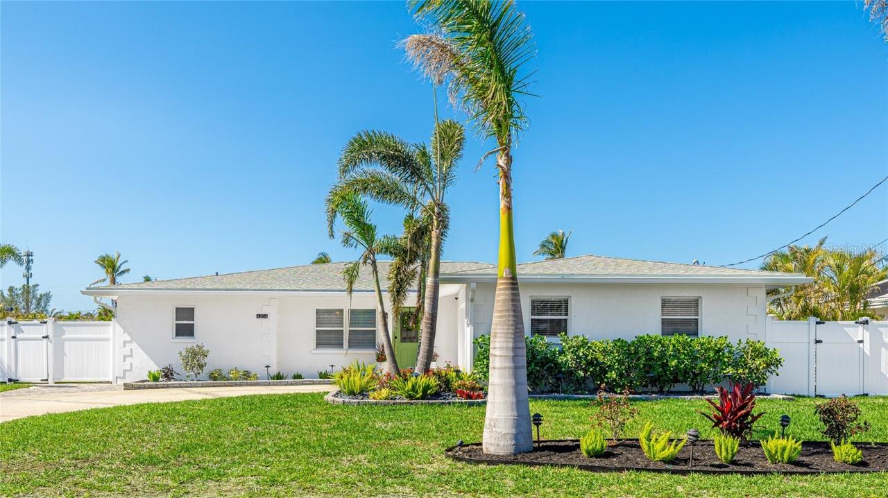 4204 Royal Palm Dr., Bradenton, FL 34210