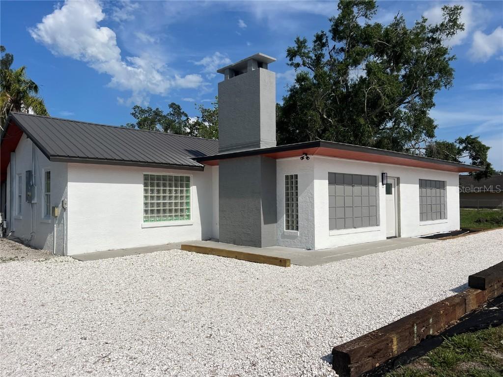 4122 N Lockwood Ridge Rd., Sarasota, FL 34234