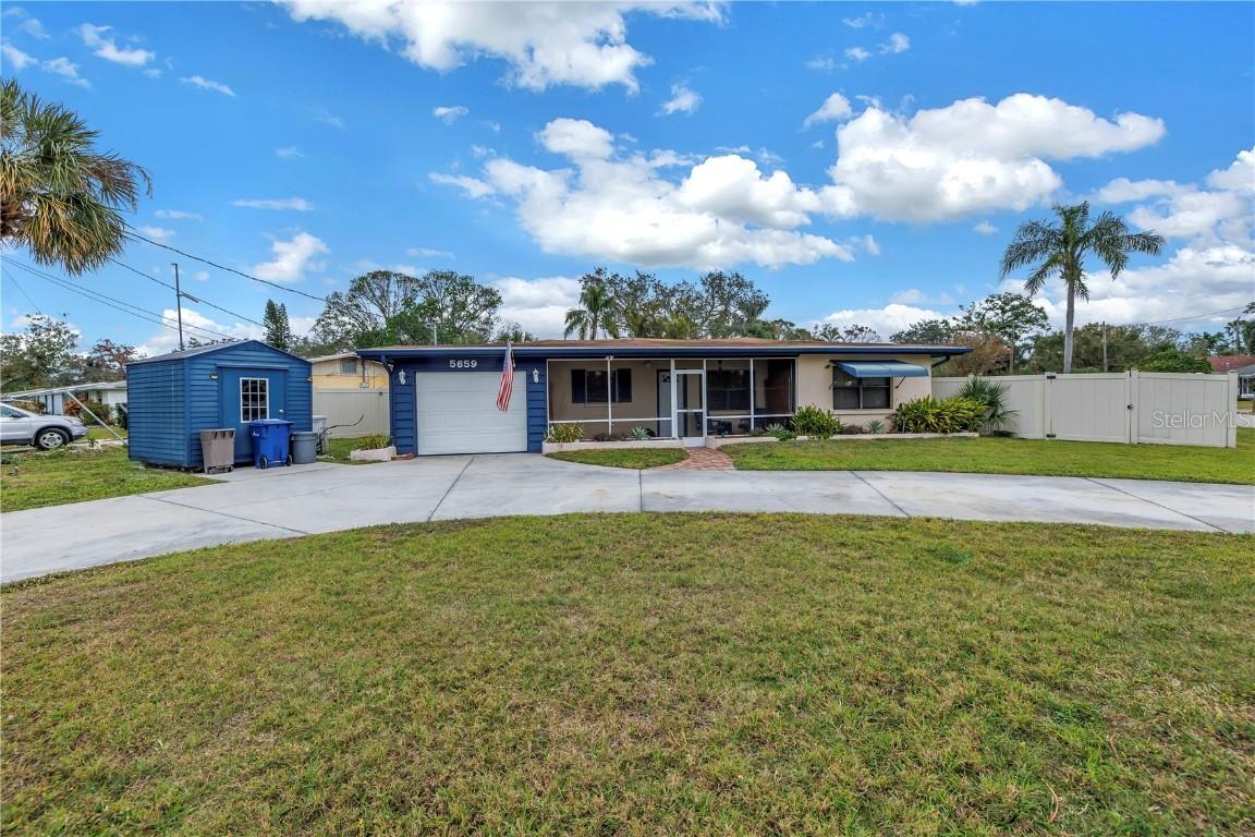 5659 Saint Louis Ave., Sarasota, FL 34233
