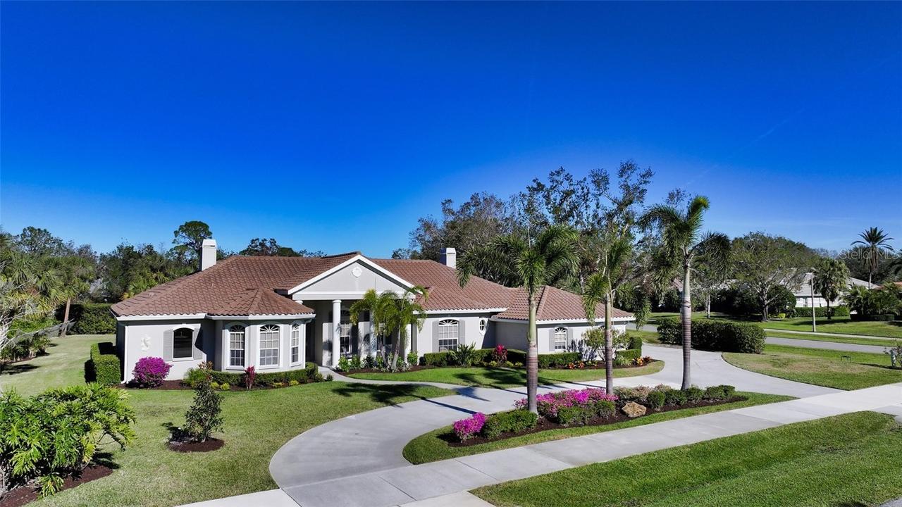7419 Albert Tillinghast Dr., Sarasota, FL 34240