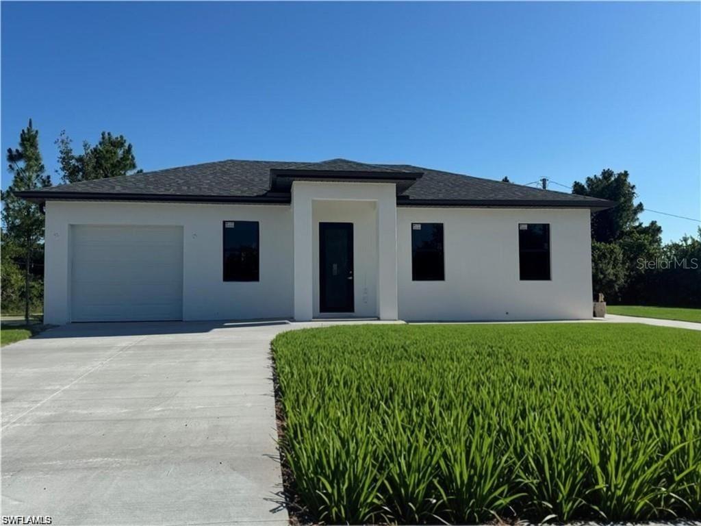 425 Majors Ave., Lehigh Acres, FL 33974