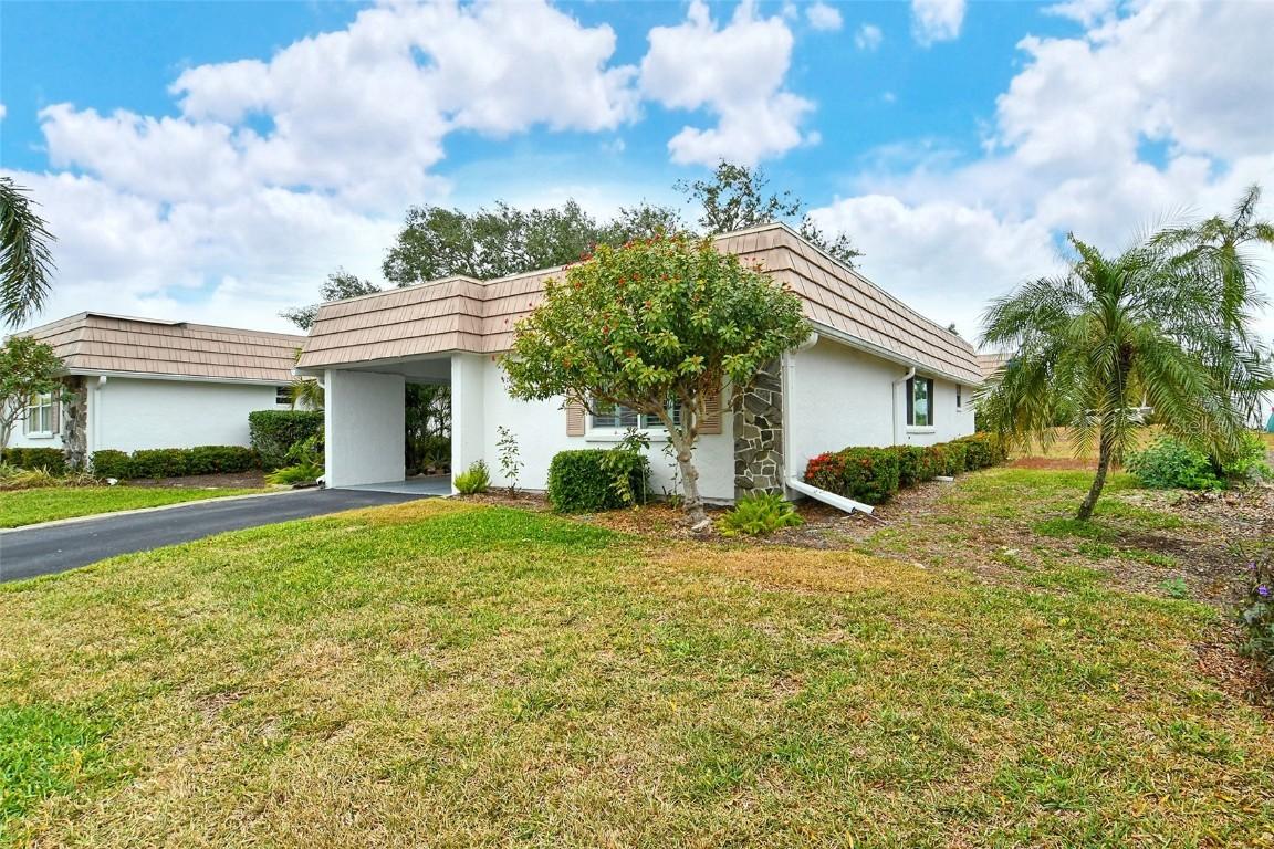 2325 Riverbluff Pkwy. #V247, Sarasota, FL 34231