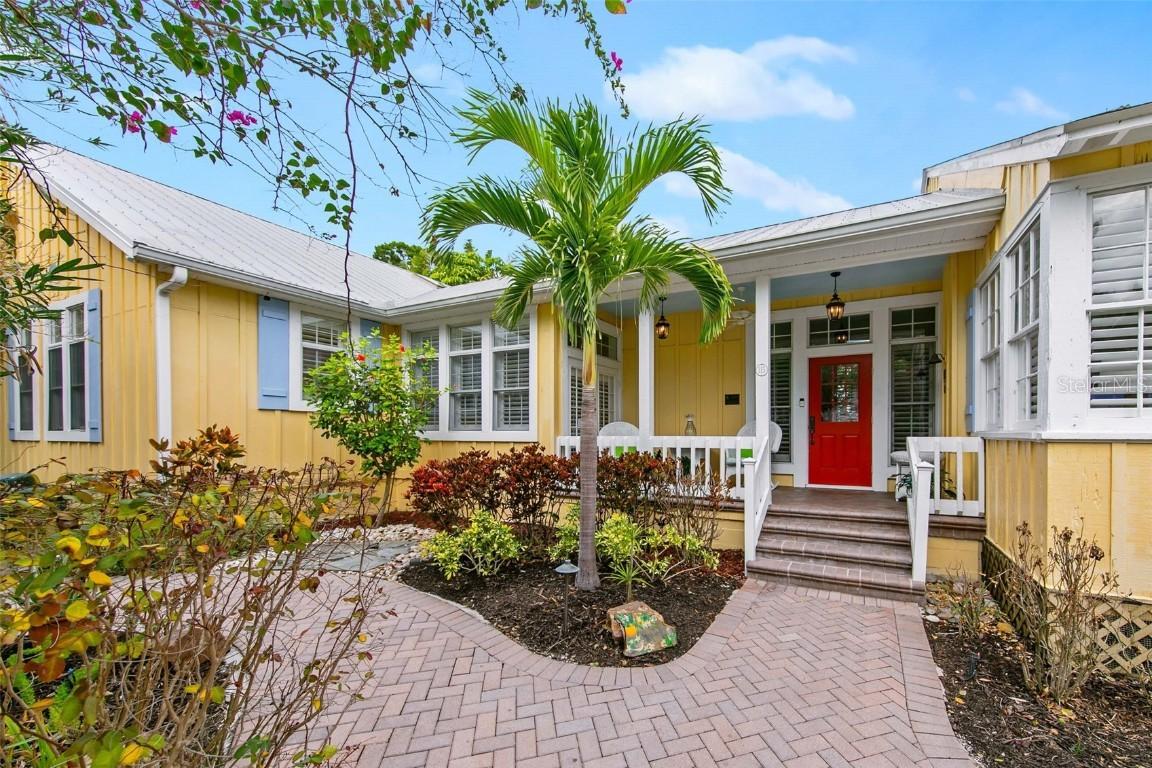115 Edmondson Ave., Sarasota, FL 34242