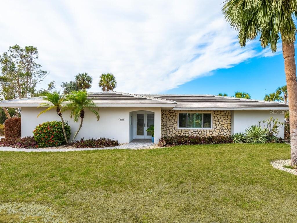 5560 Shadow Lawn Dr., Sarasota, FL 34242