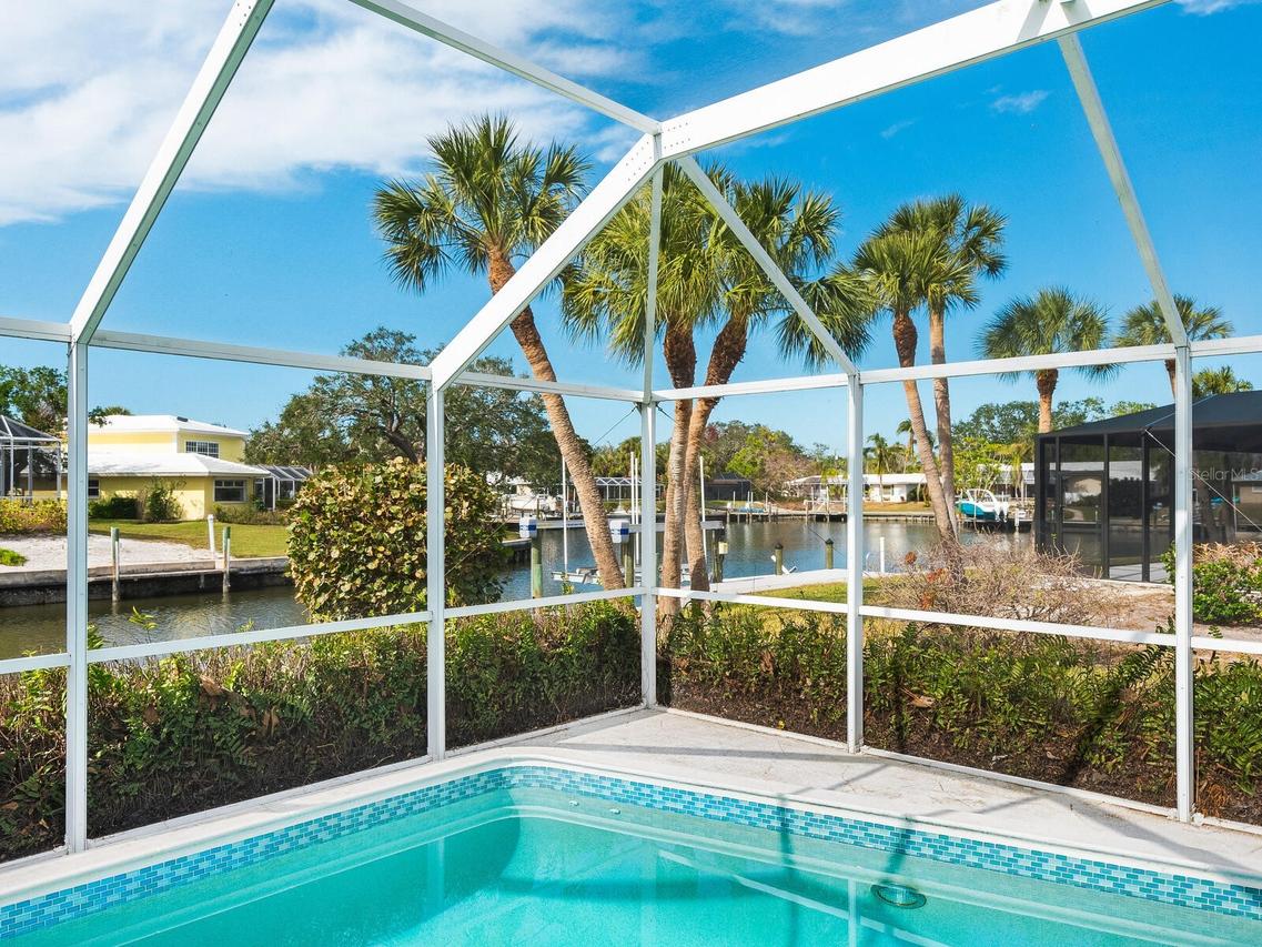 5560 Shadow Lawn Dr., Sarasota, FL 34242