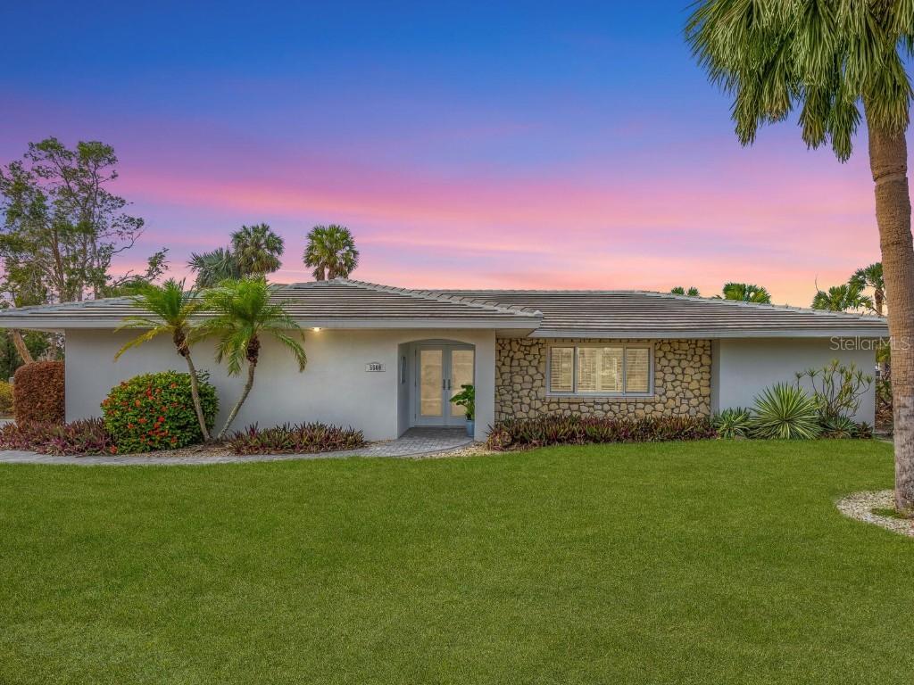 5560 Shadow Lawn Dr., Sarasota, FL 34242