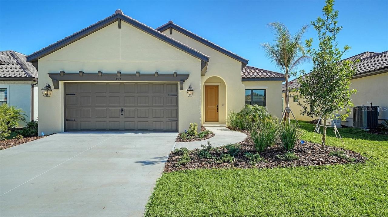 221 Brindisi Cir., Nokomis, FL 34275