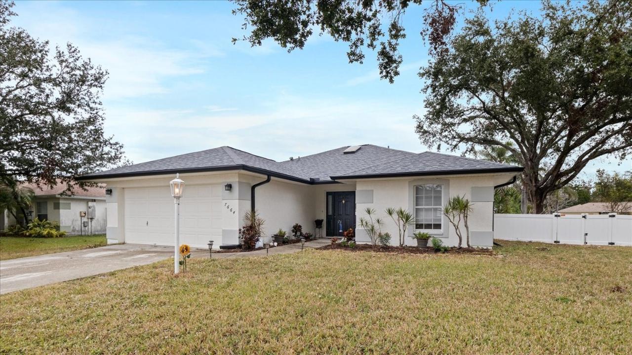 7664 39th Street Cir., Sarasota, FL 34243
