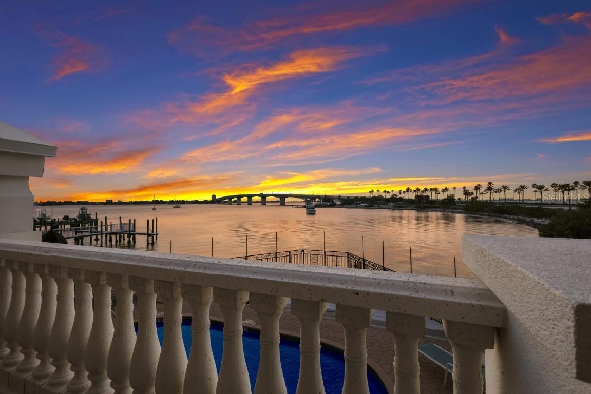 166 Golden Gate Point #21, Sarasota, FL 34236