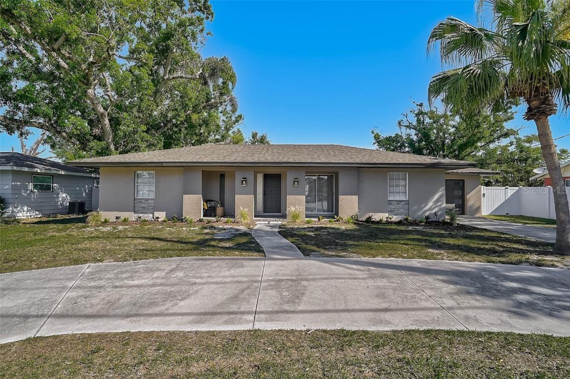 5445 Bahia Vista St., Sarasota, FL 34232
