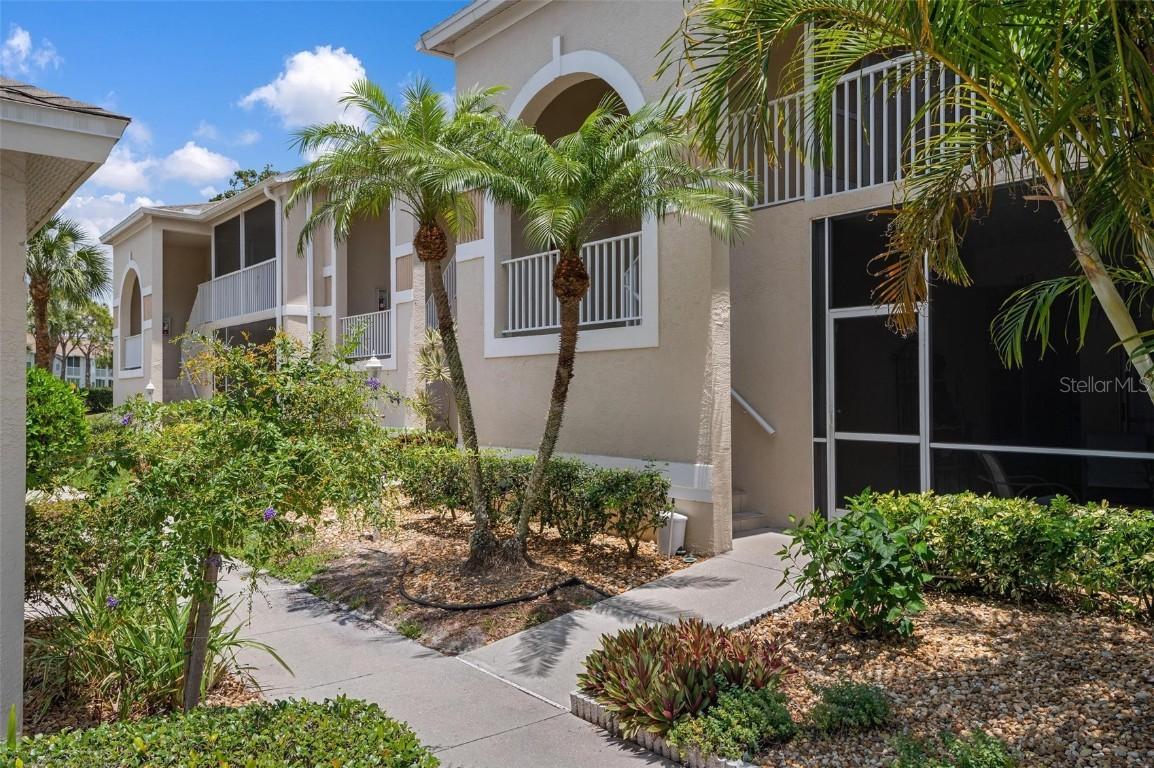 9490 High Gate Dr. #2013, Sarasota, FL 34238
