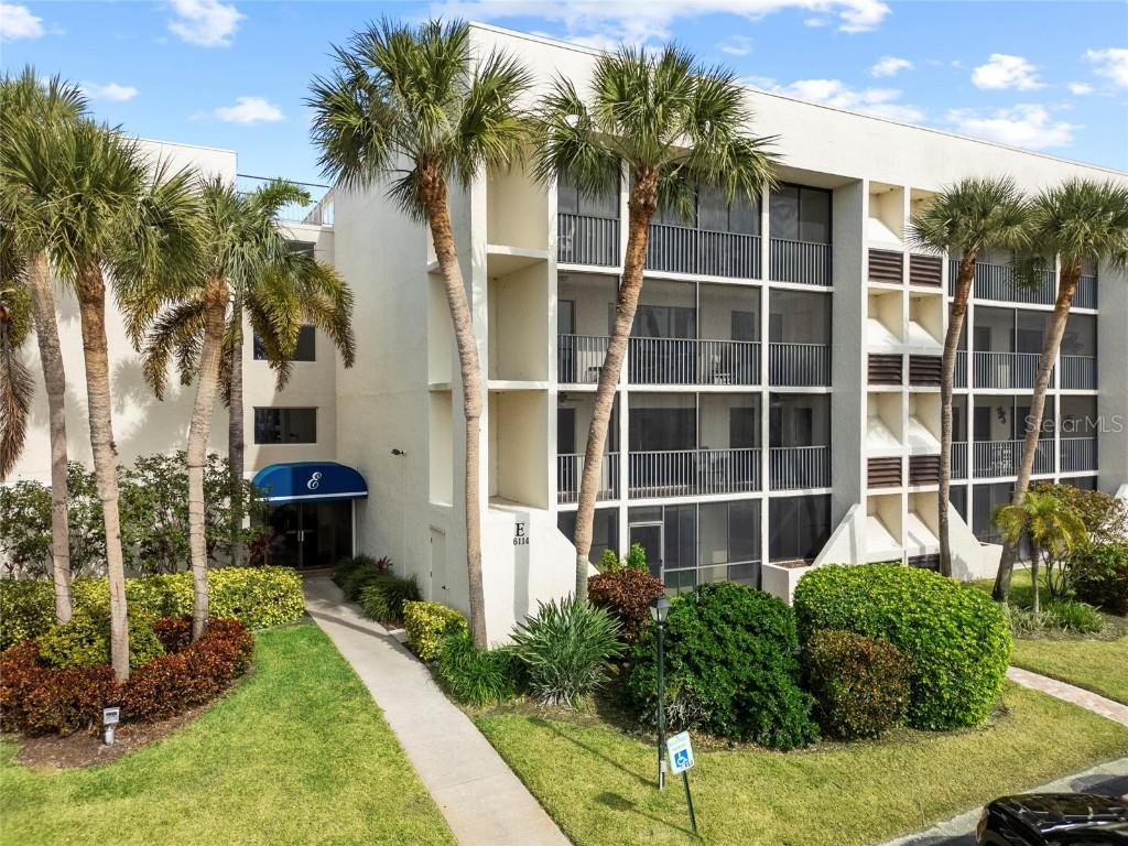6114 43rd St. #104E, Bradenton, FL 34210