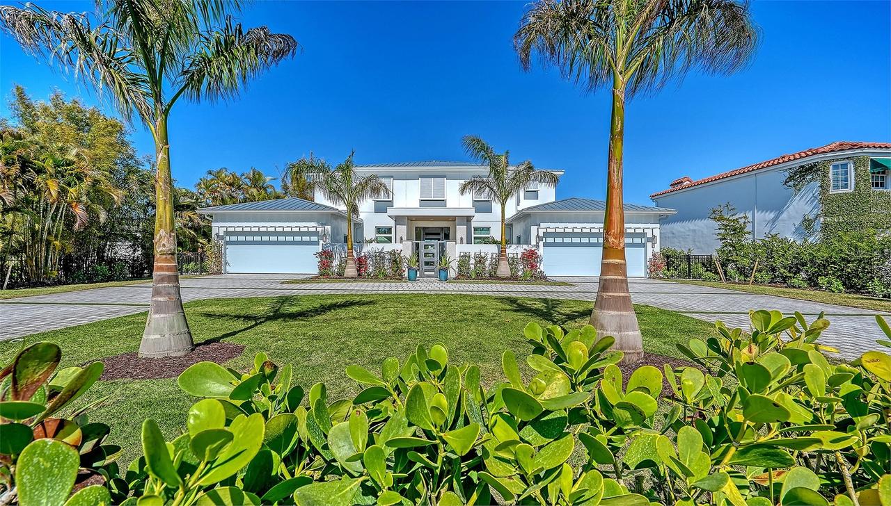 1521 S Lake Shore Dr., Sarasota, FL 34231