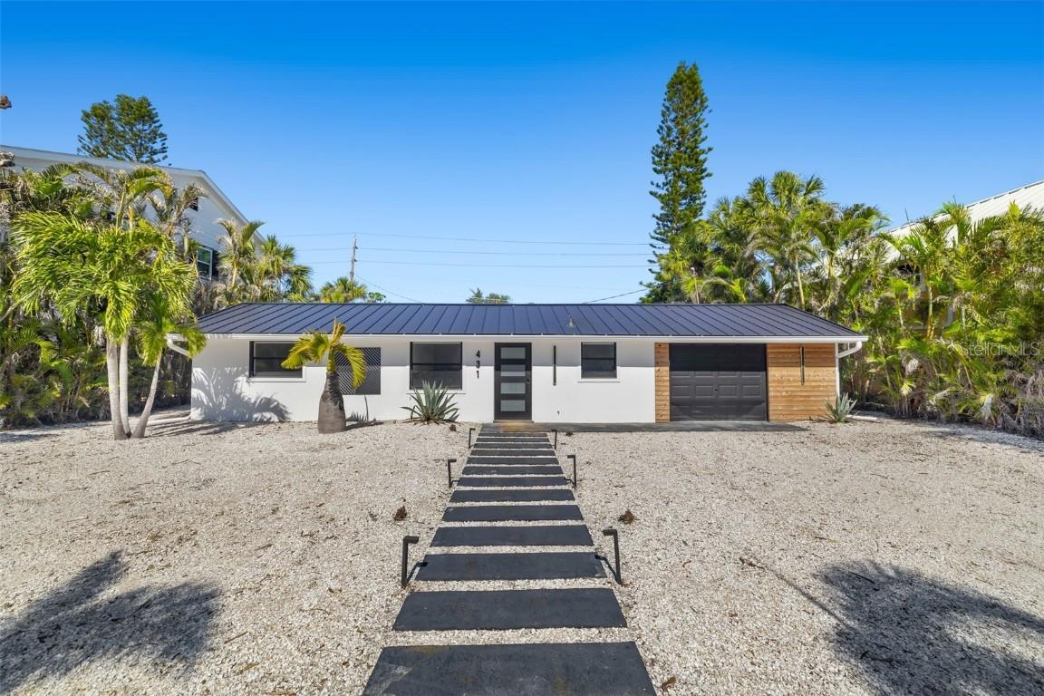 431 Avenida De Mayo, Sarasota, FL 34242