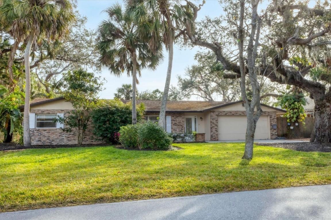 1947 W Leewynn Dr., Sarasota, FL 34240
