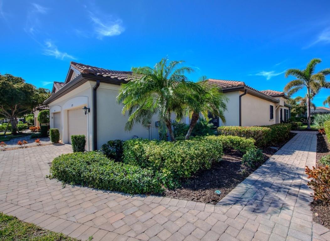 8279 Varenna Dr., Sarasota, FL 34231