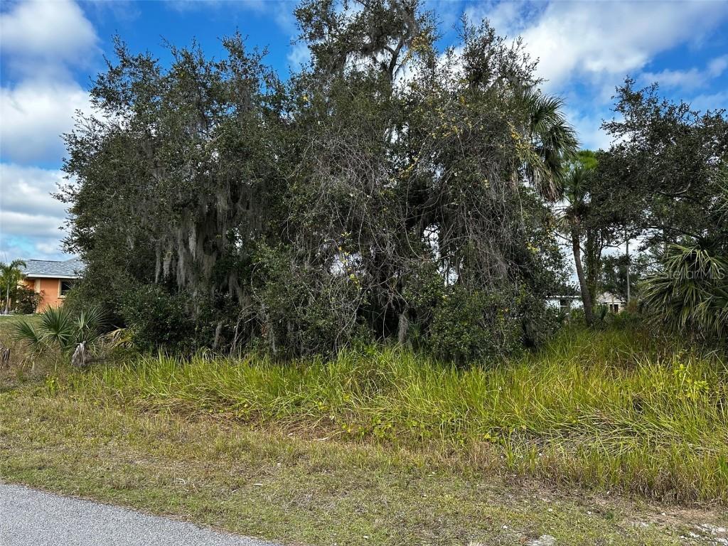 Las Almanos Ave., North Port, FL 34288