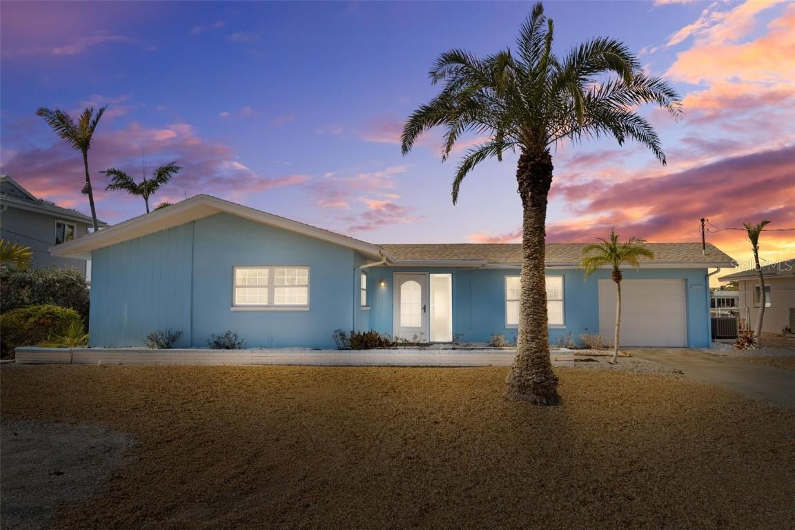 2762 W Vina Del Mar Blvd., St Pete Beach, FL 33706