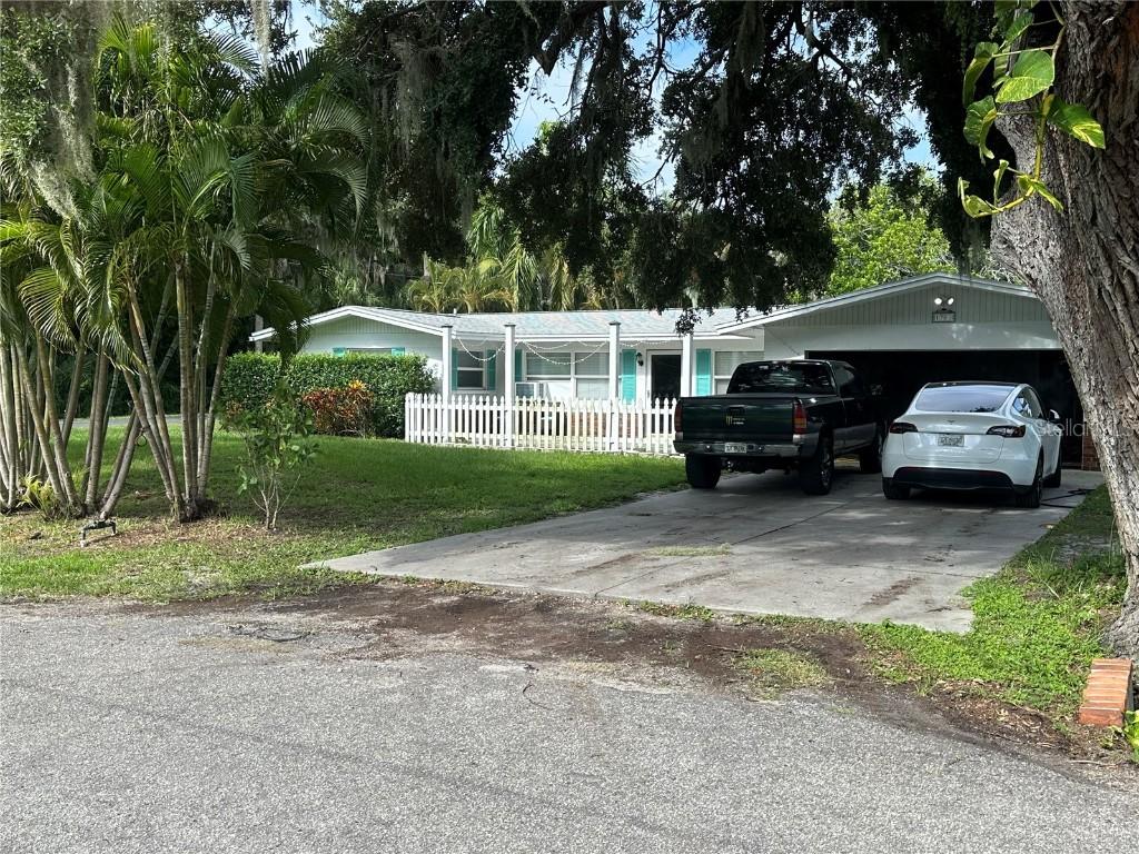 1703 Center Rd., Terra Ceia, FL 34250