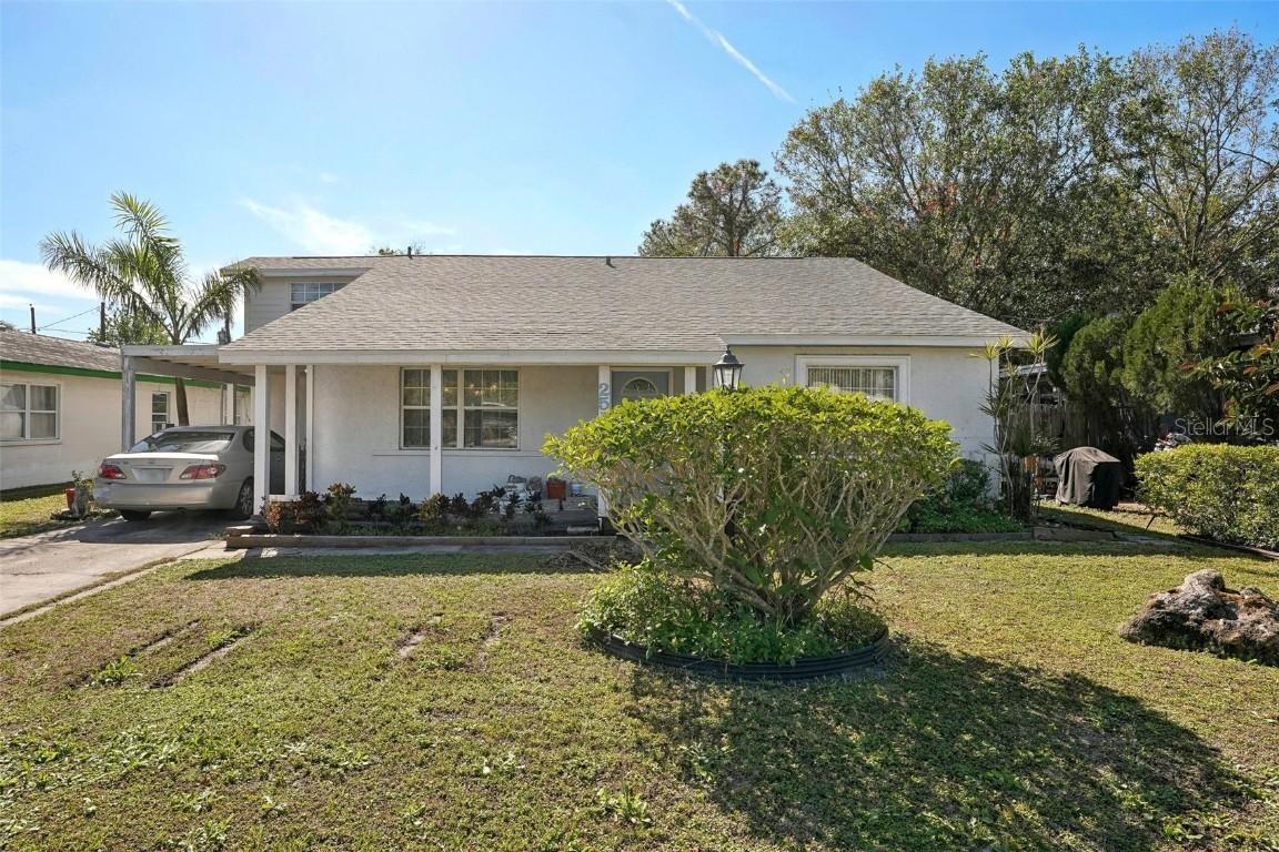 2519 17th Ave., Bradenton, FL 34205