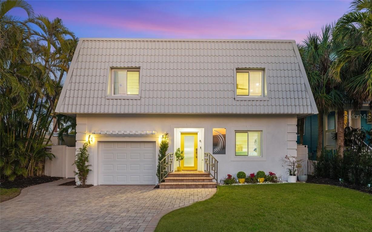 355 N Washington Dr., Sarasota, FL 34236