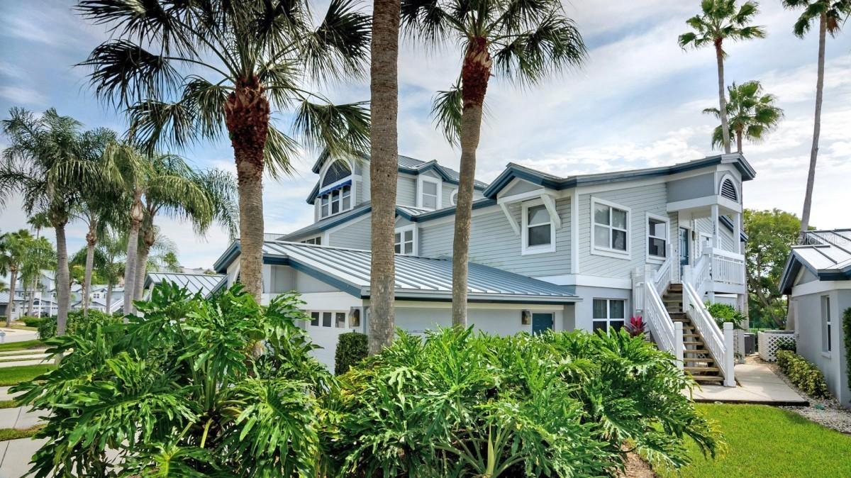 1228 Siesta Bayside Dr. #1228-C, Sarasota, FL 34242