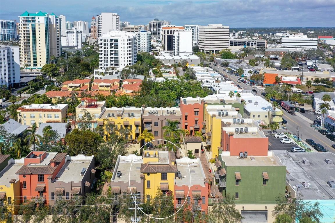 1529 Oak St., Sarasota, FL 34236