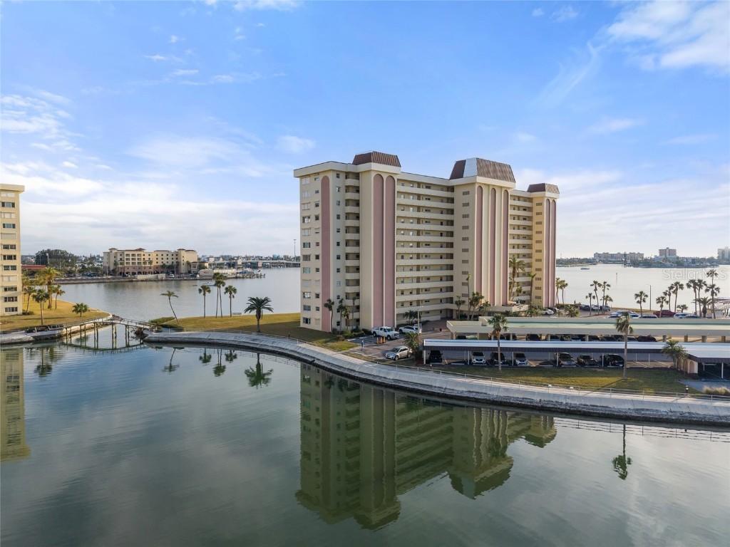 4775 Cove Cir. #202, St Petersburg, FL 33708