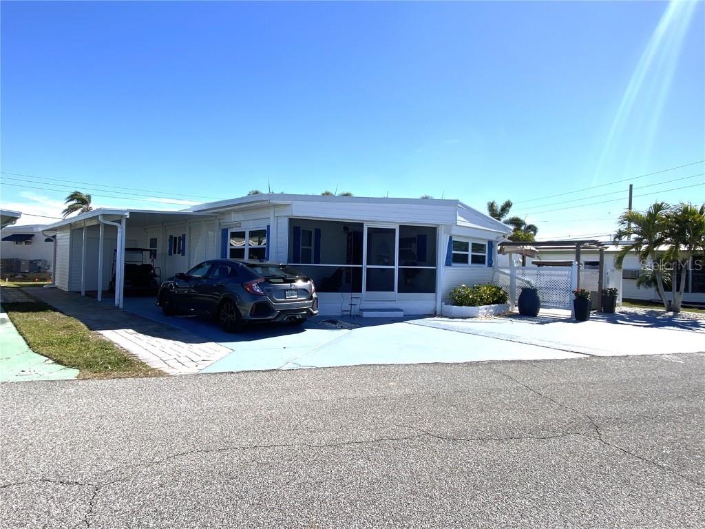 6619 Massachusetts St., Bradenton, FL 34207