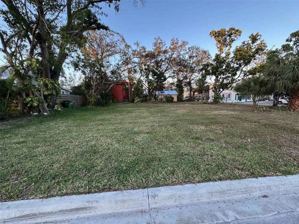 803 Goodrich Ave., Sarasota, FL 34236