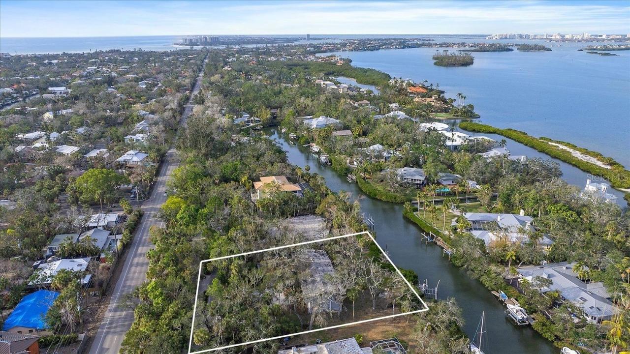 5225 Hidden Harbor Rd., Sarasota, FL 34242