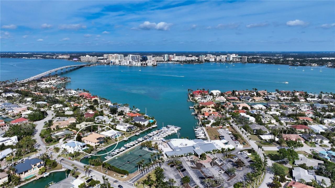 279 Robin Dr., Sarasota, FL 34236