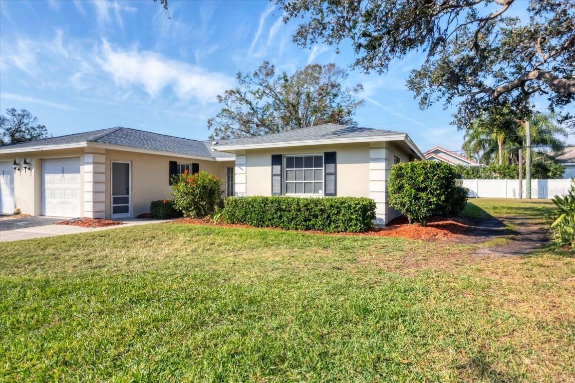 7422 W Country Club Dr. #n/a, Sarasota, FL 34243