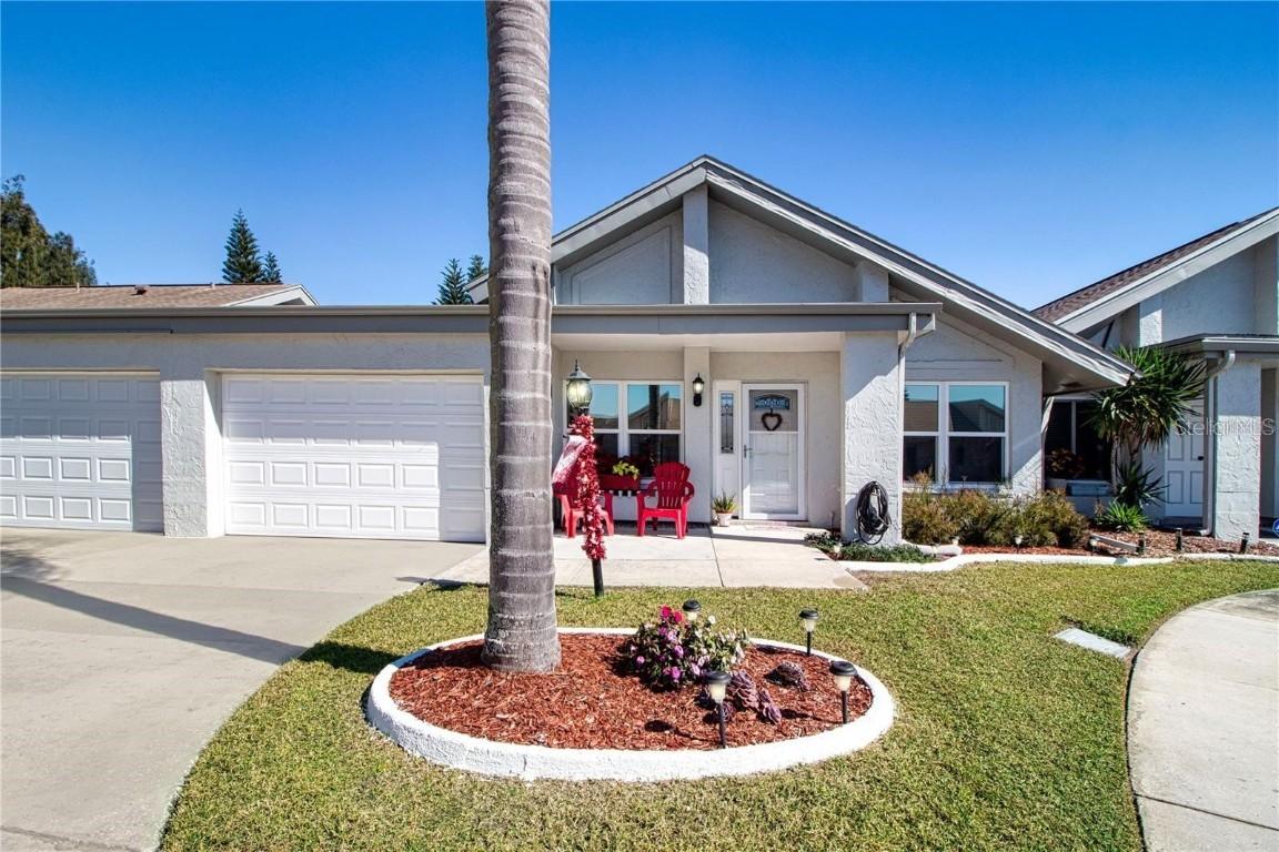 104 Carswell Cir. #10, Sun City Center, FL 33573