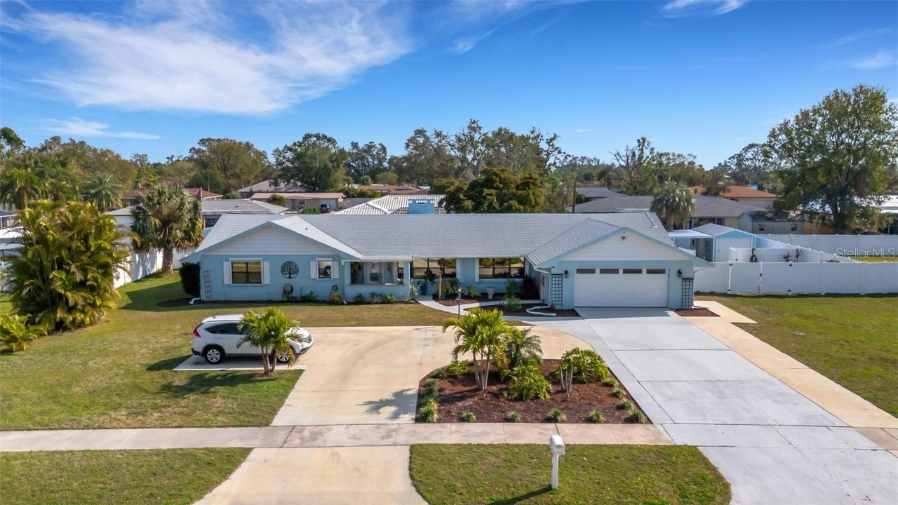 512 Whitfield Ave., Sarasota, FL 34243