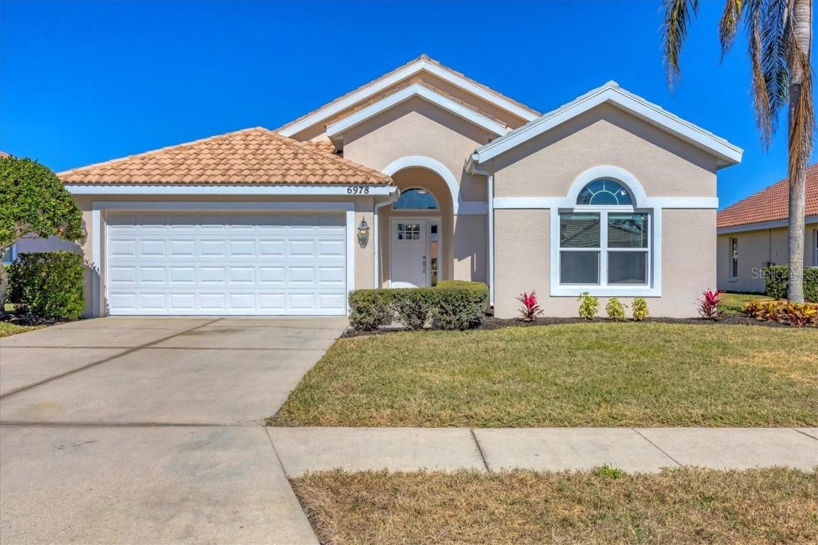 6978 Superior Street Cir., Sarasota, FL 34243